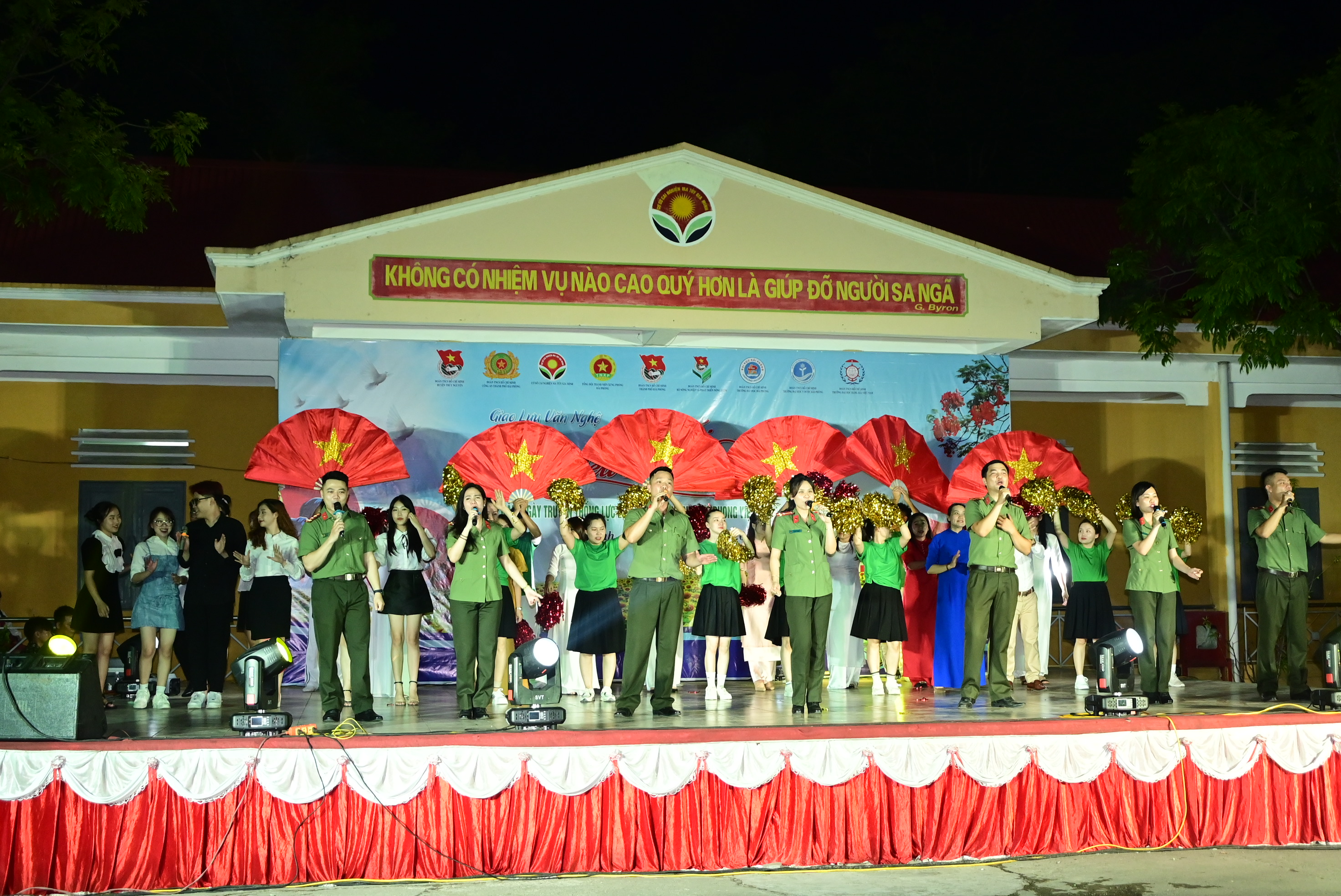 Đoàn thanh niên CATP phối hợp Cơ sở cai nghiện ma túy Gia Minh tổ chức kỷ niệm Ngày truyền thống Lực lượng Thanh niên xung phong Việt Nam